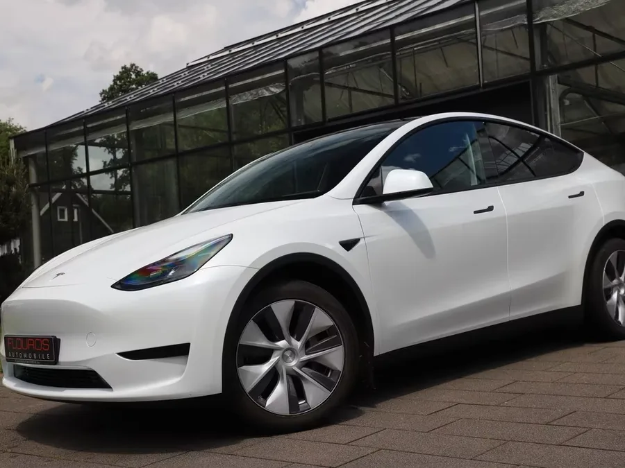 Tesla Model Y RWD